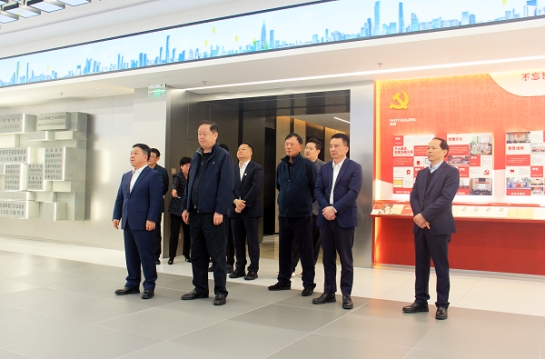 中共江西省委副書記、省長(zhǎng)葉建春一行考察方大集團(tuán)